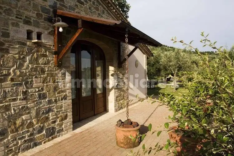 Rustico - Casale in affitto a Magione