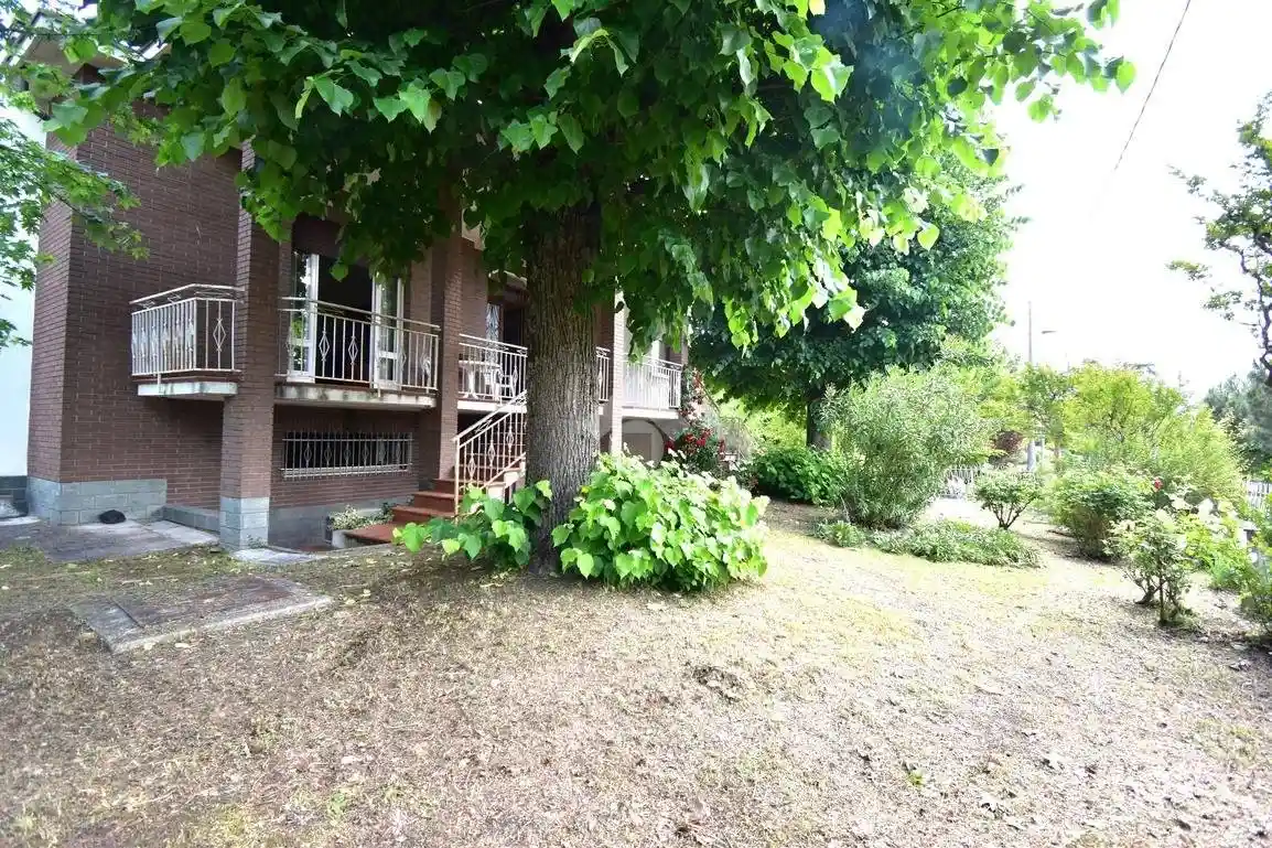 Villa in vendita a Felino