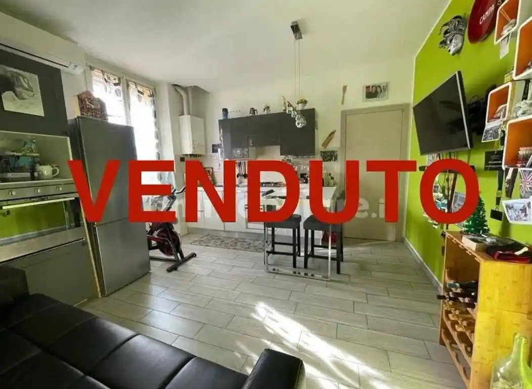 Appartamento in vendita a Gazzada Schianno