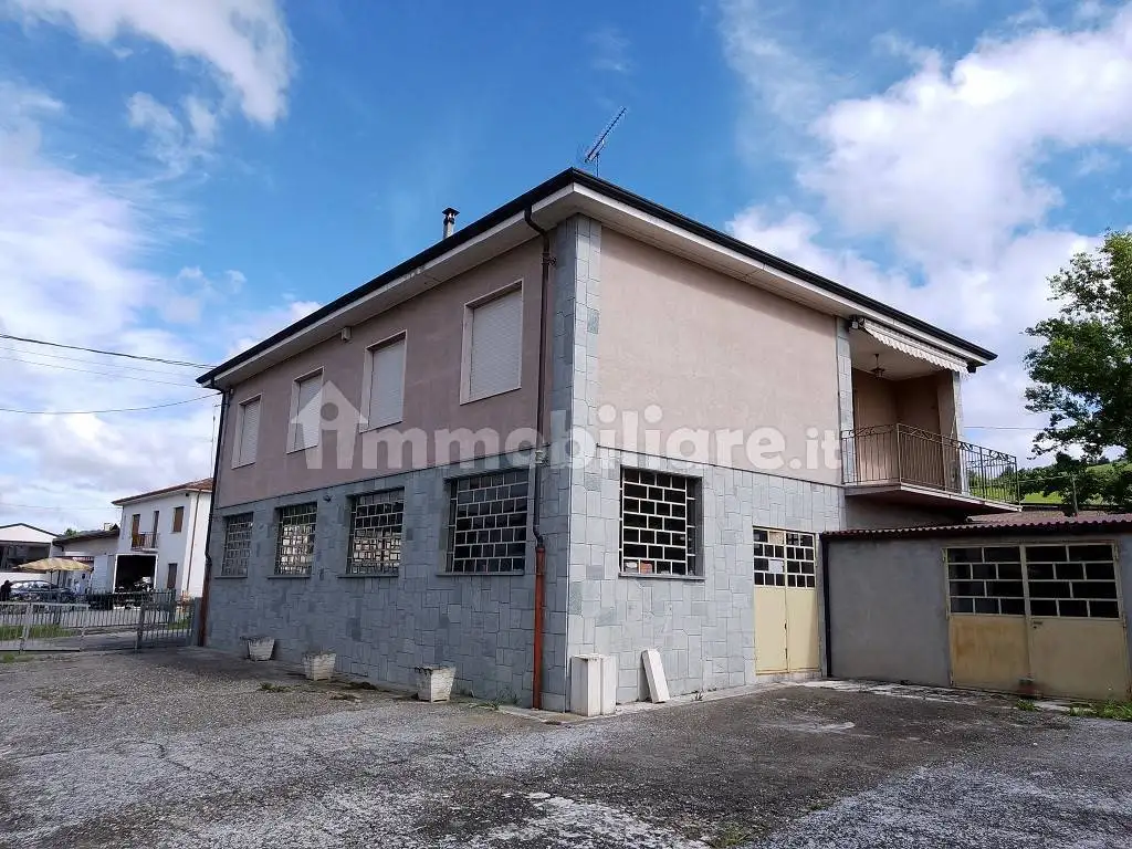 Casa indipendente in vendita a Robella