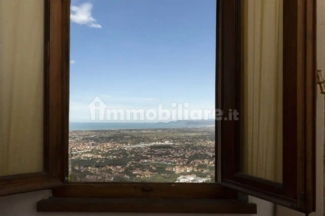 Rustico - Casale in vendita a Pietrasanta