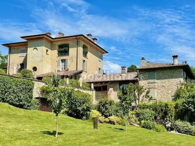 Rustico - Casale in vendita a Desenzano del Garda