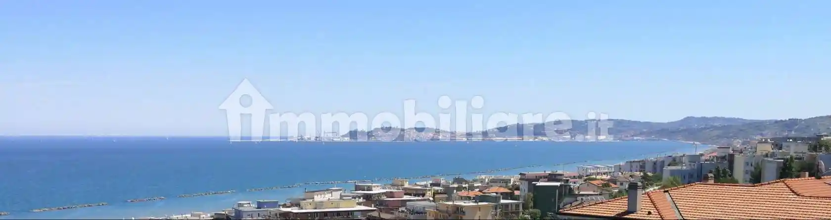 Appartamento in vendita a Falconara Marittima