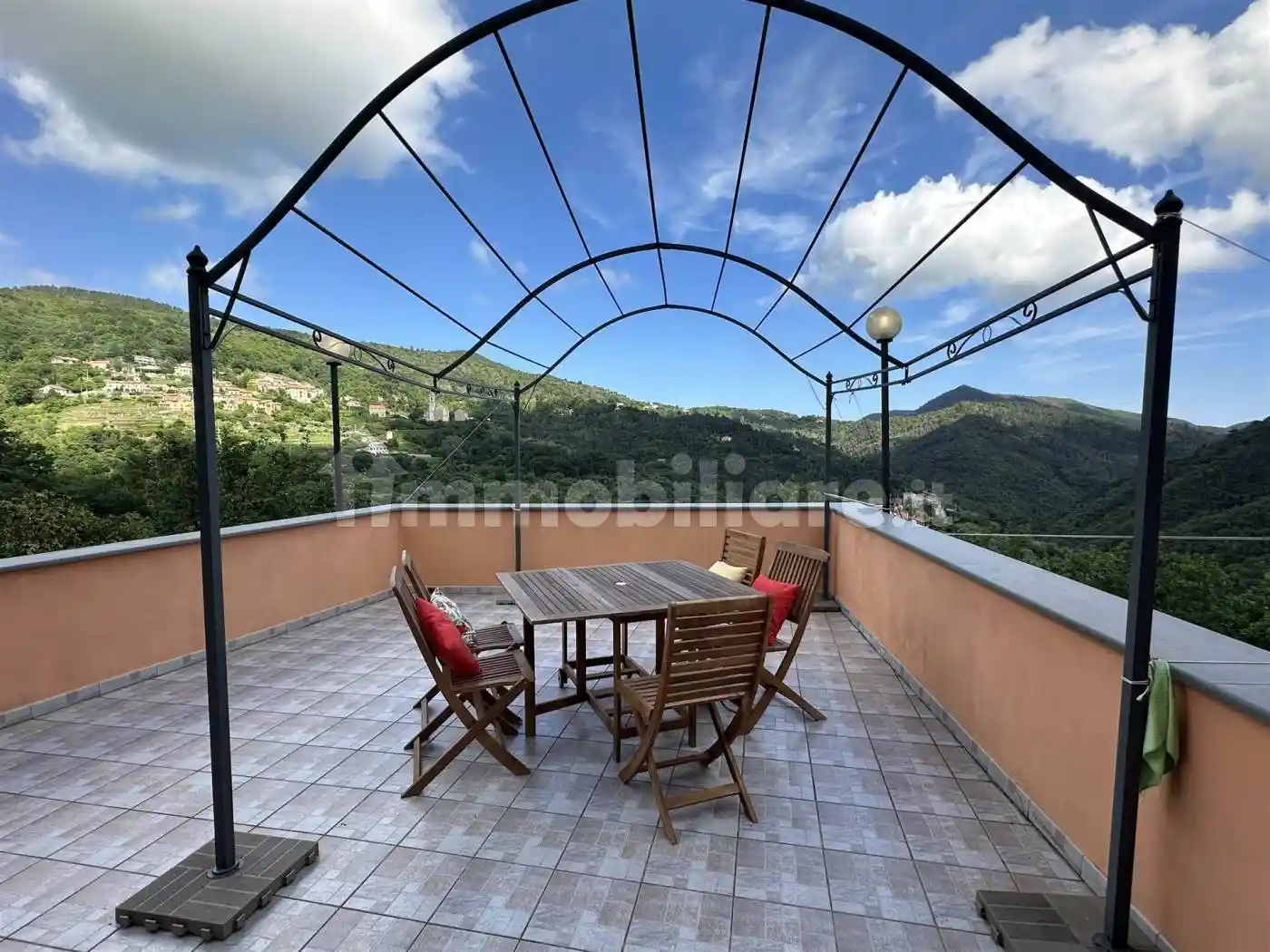 Appartamento in vendita a Vezzi Portio