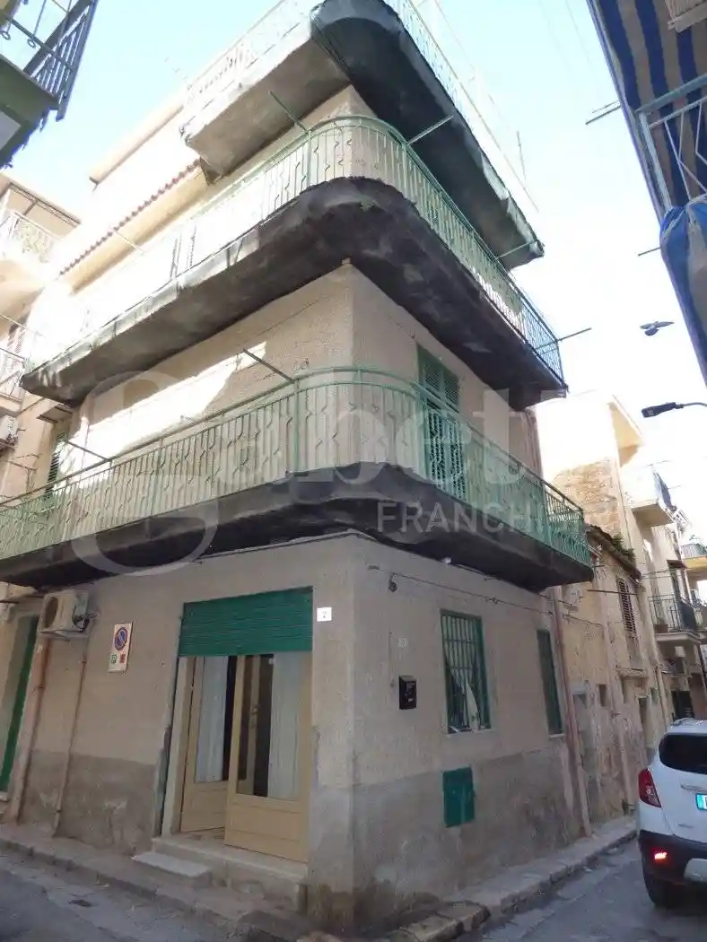 Palazzo - Edificio in vendita a Bagheria