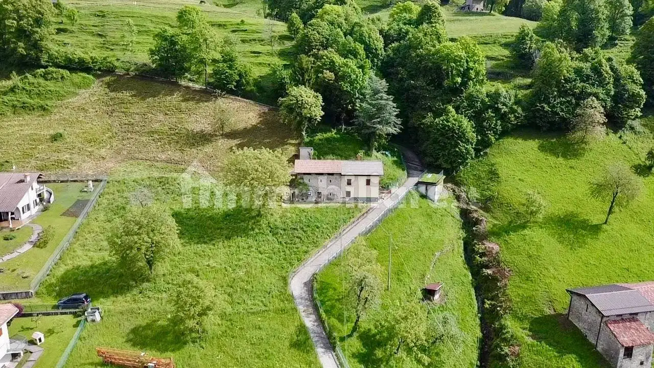 Rustico - Casale in vendita a Val Brembilla