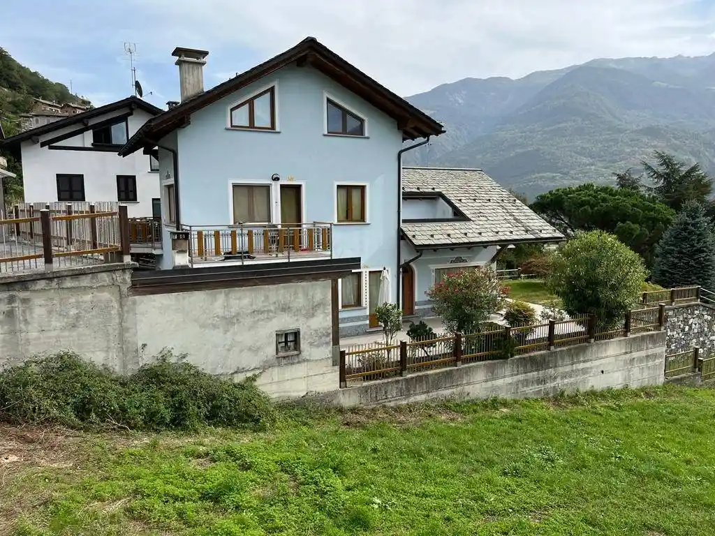 Villa in vendita a Castione Andevenno