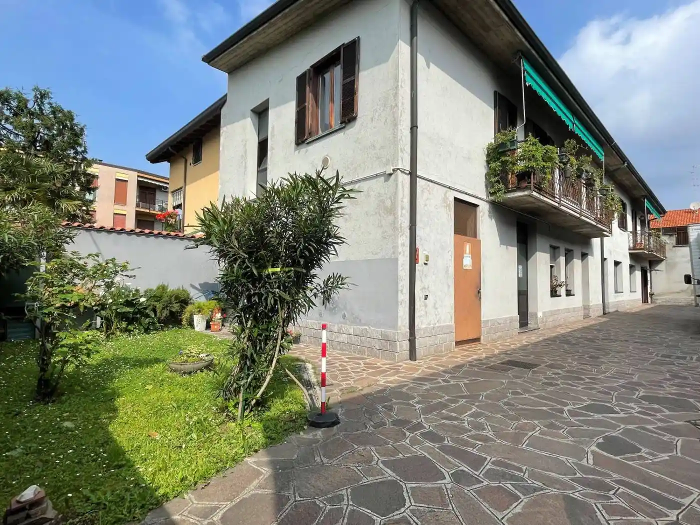 Palazzo - Edificio in vendita a Muggiò