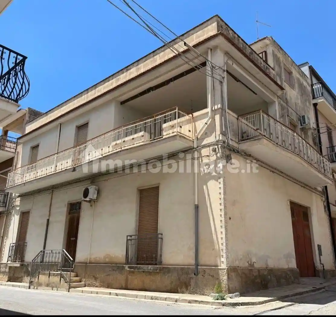Casa indipendente in vendita a Rosolini