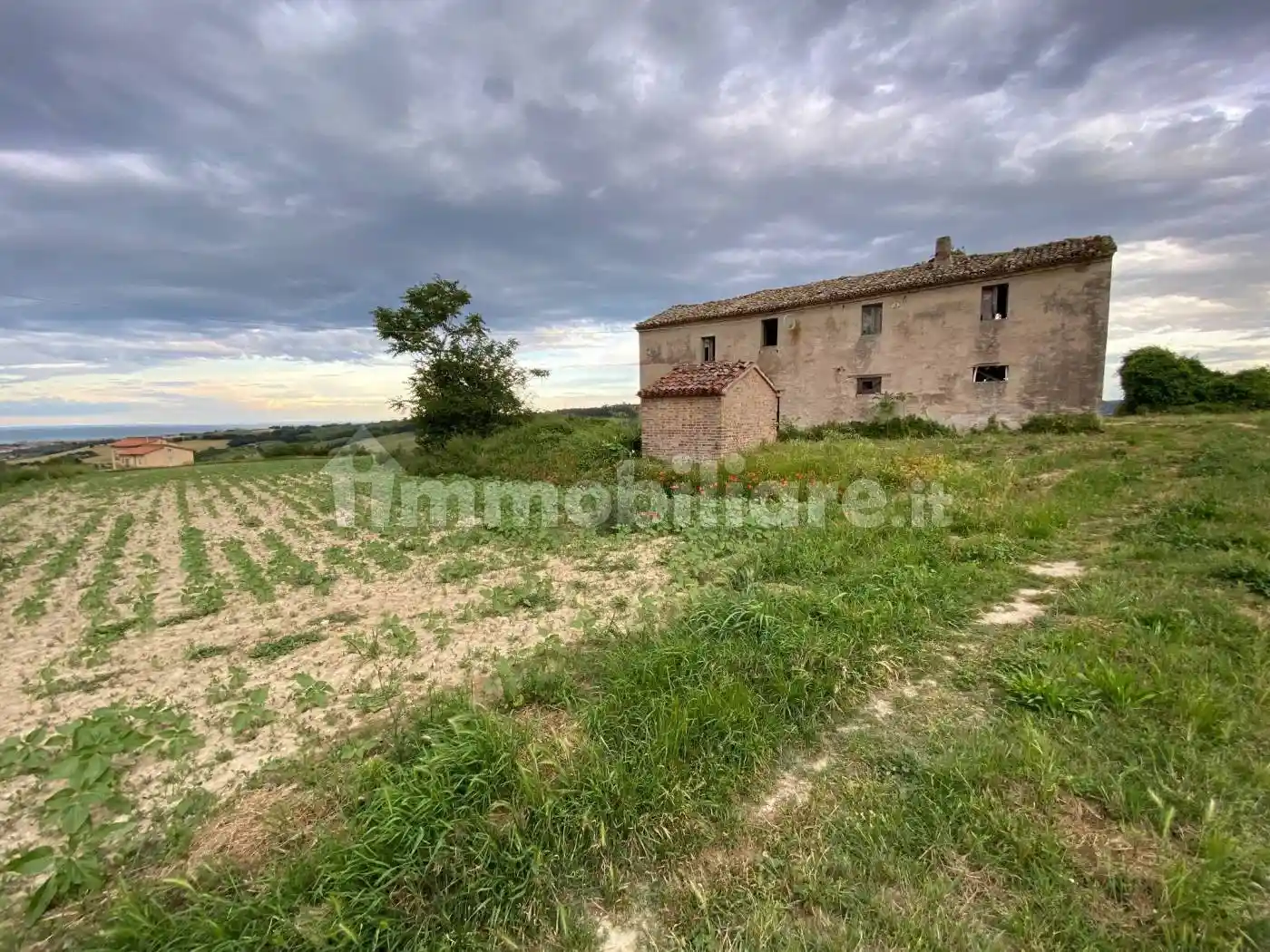 Rustico - Casale in vendita a Loreto