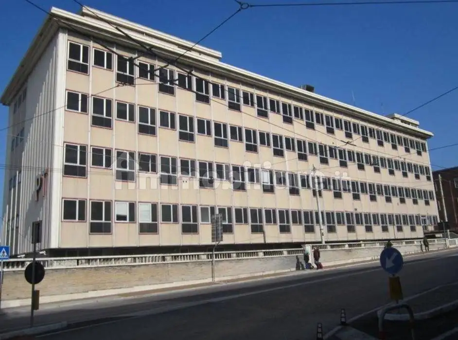 Palazzo - Edificio in vendita a Ancona