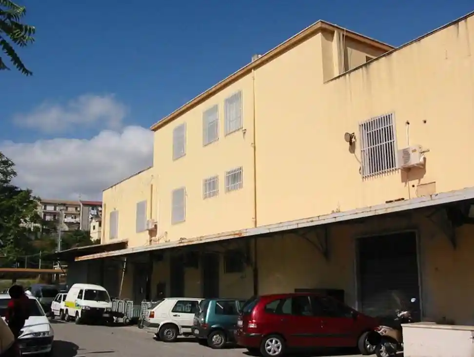 Palazzo - Edificio in vendita a Catanzaro