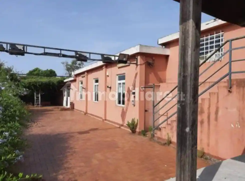 Palazzo - Edificio in vendita a Genova