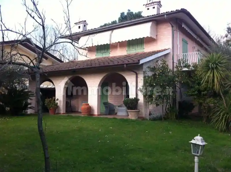 Villa in vendita a Forte dei Marmi