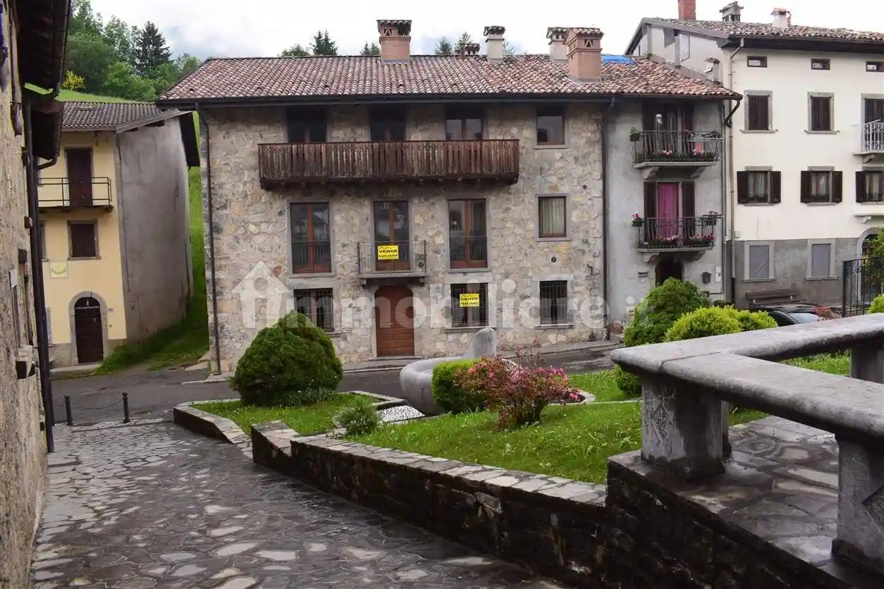 Casa indipendente in vendita a Oltre il Colle