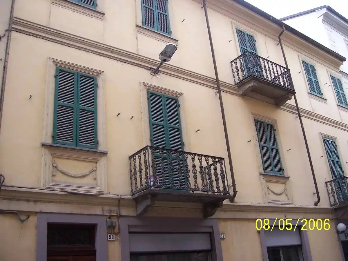 Palazzo - Edificio in vendita a Alessandria