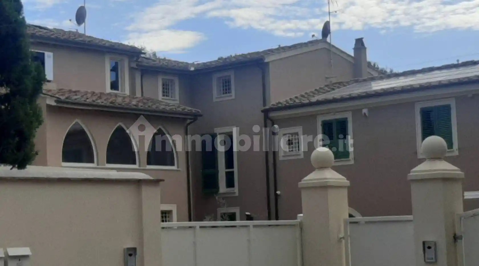 Villa in vendita a Cascina