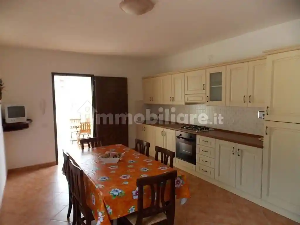 Bilocale via Nuoro 6, Centro, Dorgali - foto 2