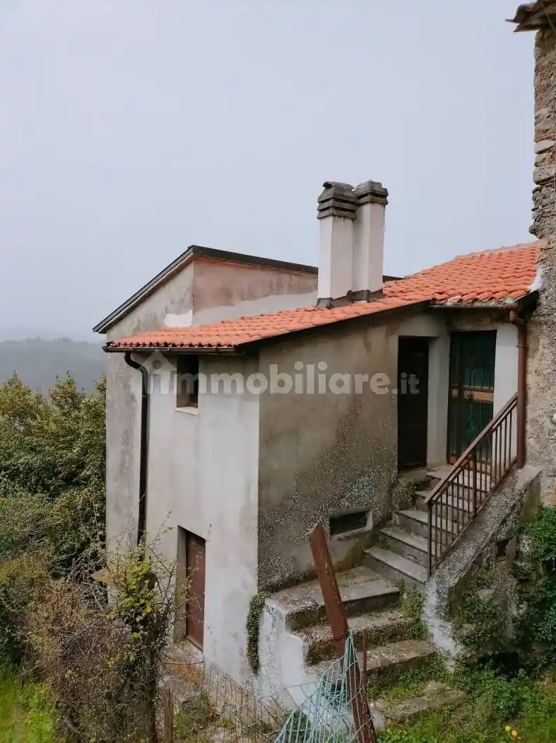 Rustico - Casale in vendita a Rocca Sinibalda