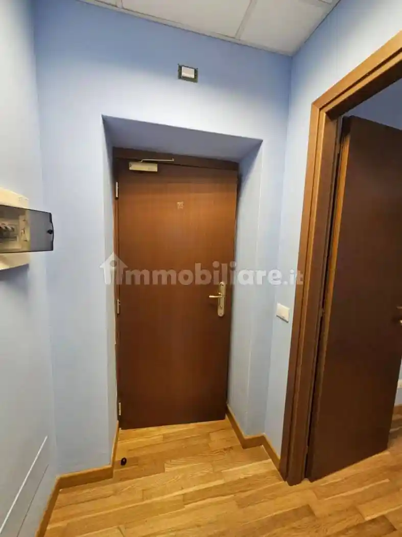 Palazzo - Edificio in Affitto - foto 4