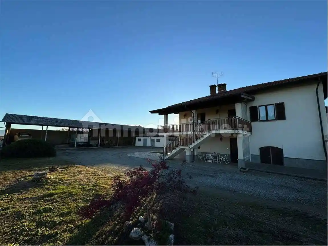 Villa in vendita a Cavour