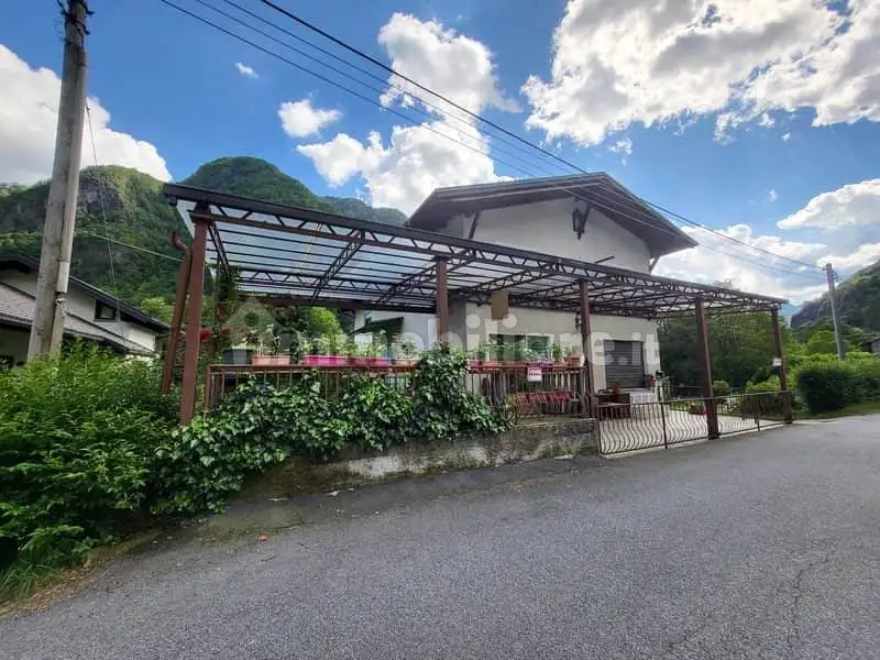 Casa indipendente in vendita a Vocca