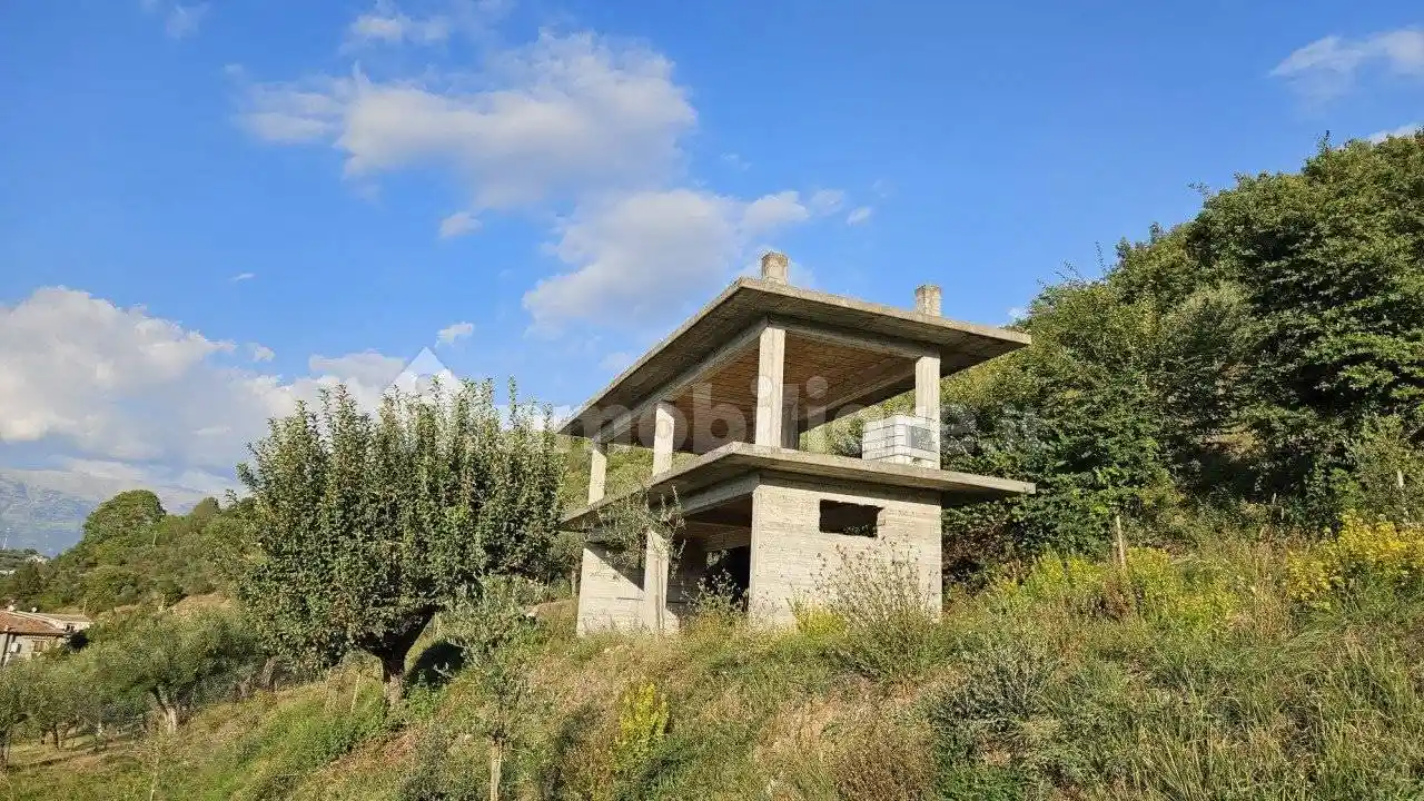 Rustico - Casale in vendita a Isola del Liri