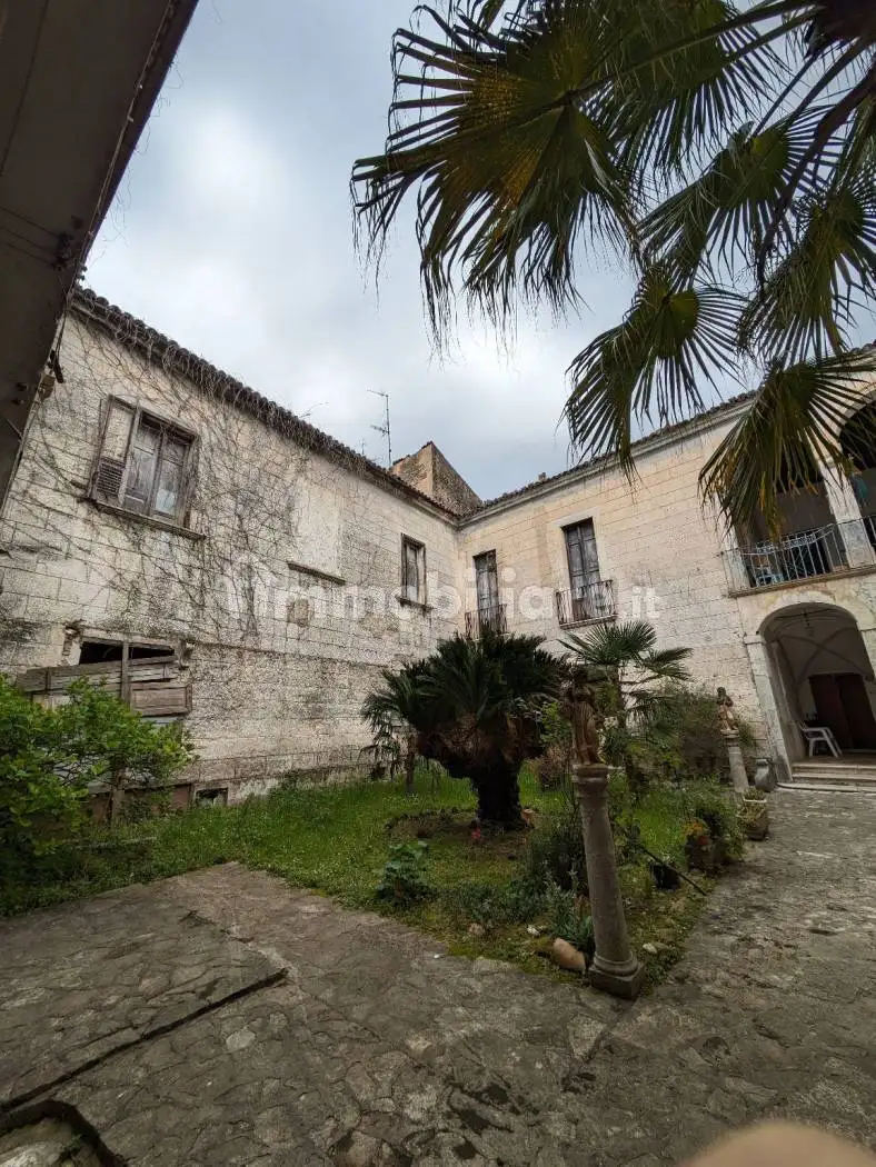 Palazzo - Edificio in vendita a Sant'Angelo d'Alife