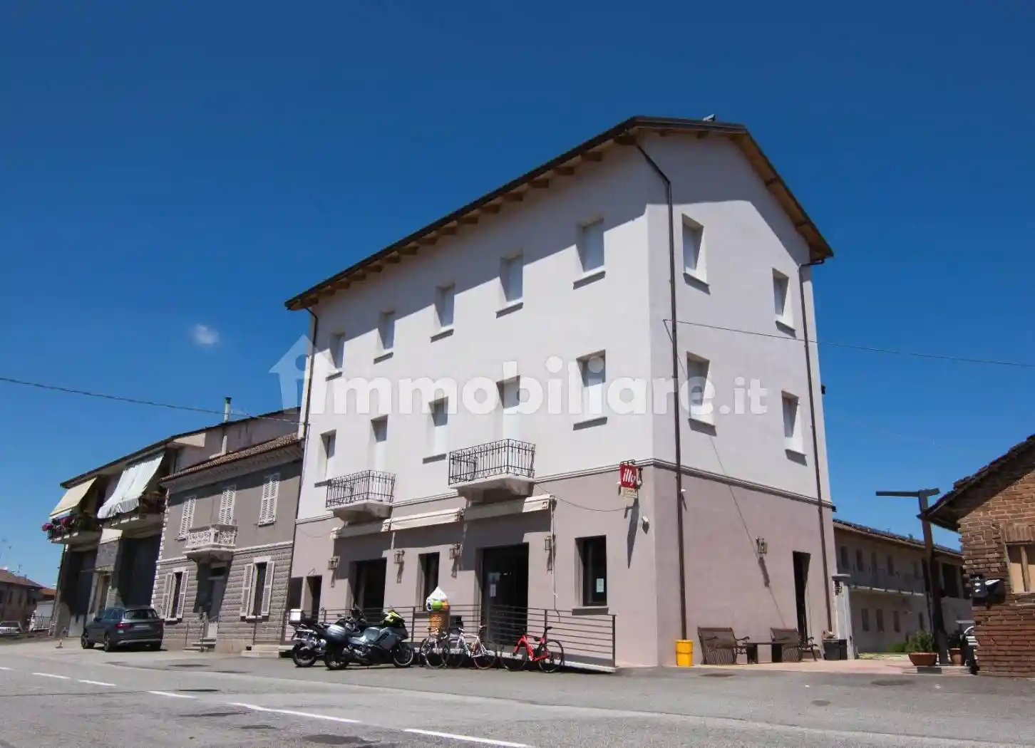 Palazzo - Edificio in vendita a Castell'Alfero