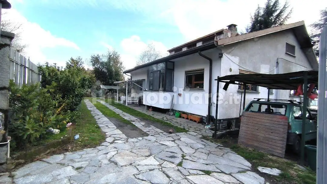 Villa in vendita a Cinzano