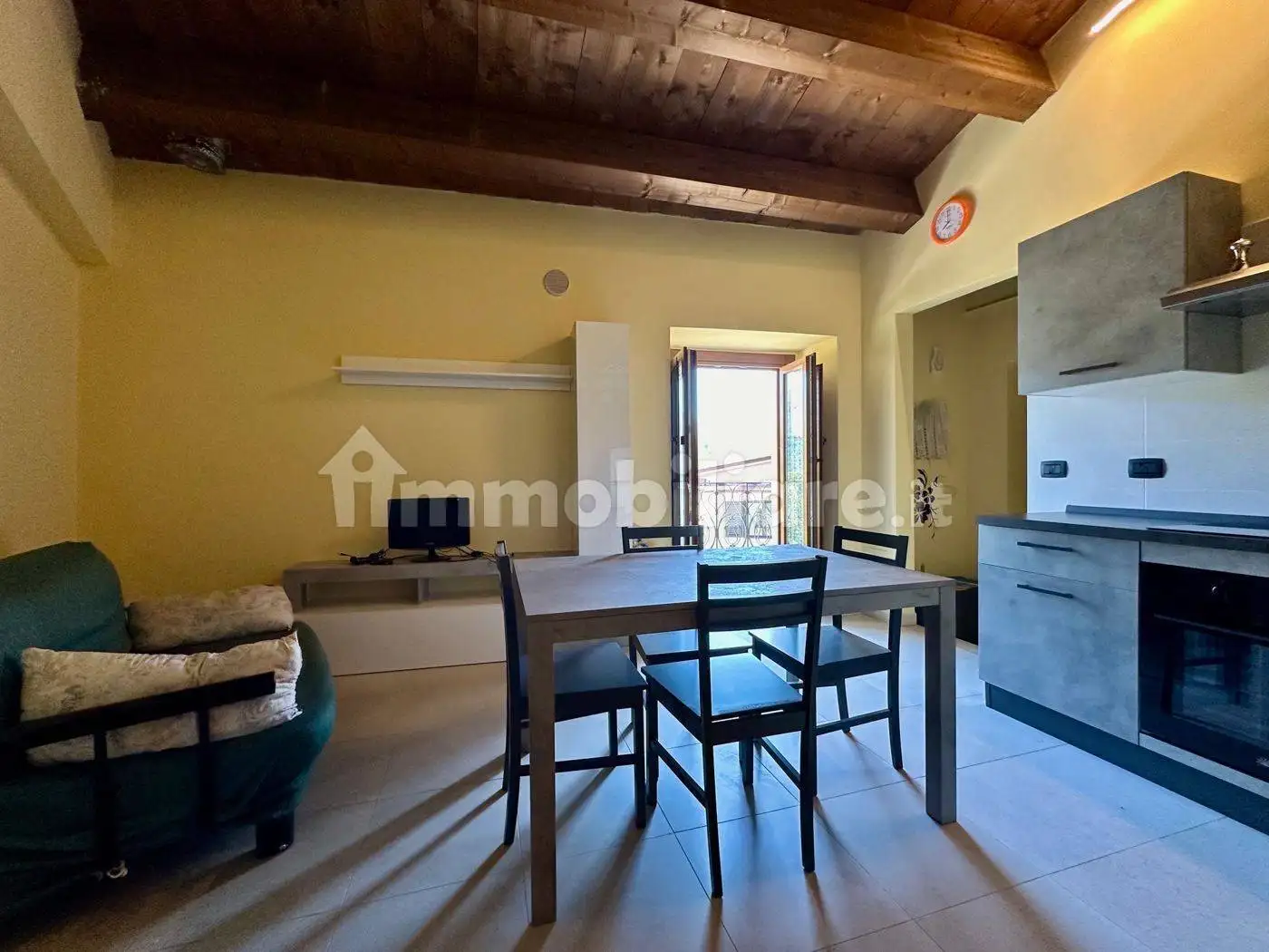 Trilocale piazza Torremaggiore 4, Castelvecchio Calvisio - foto 2