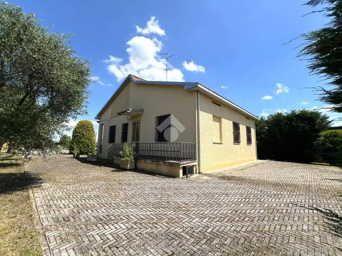 Casa indipendente in vendita a Mirandola