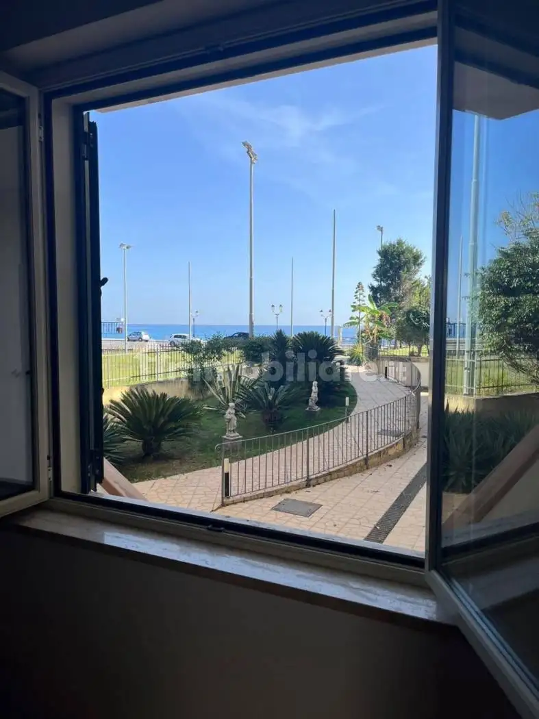 Appartamento in affitto a Siderno