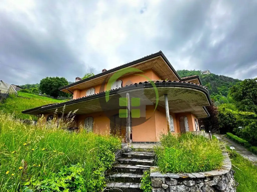 Villa in vendita a Colzate