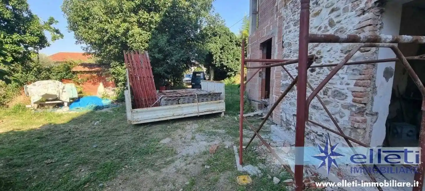 Casa indipendente in vendita a Montignoso