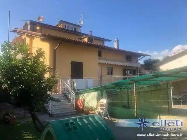 Villetta a schiera in vendita a Massa