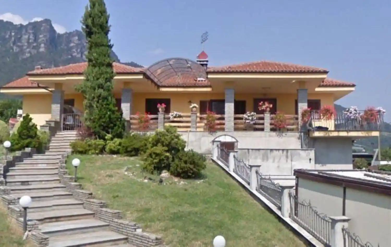 Villa in vendita a Envie