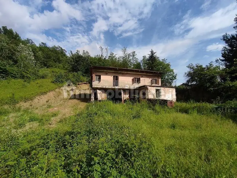 Villa in vendita a Azzano d'Asti