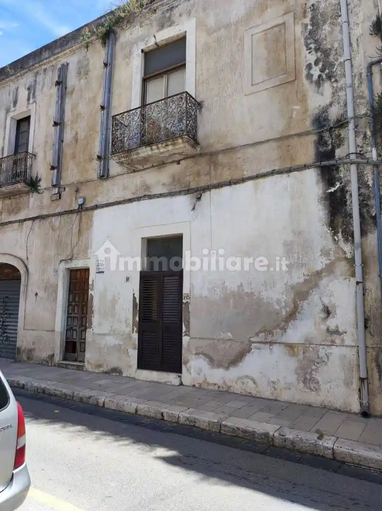 Casa indipendente in vendita a Brindisi