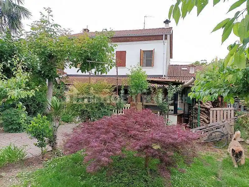 Casa indipendente in vendita a Mortara