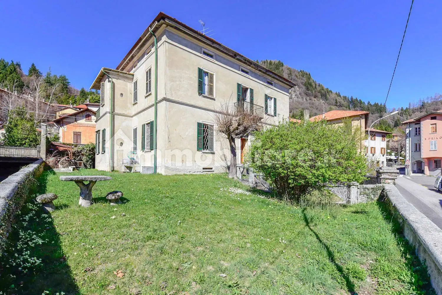 Villa in vendita a Magreglio