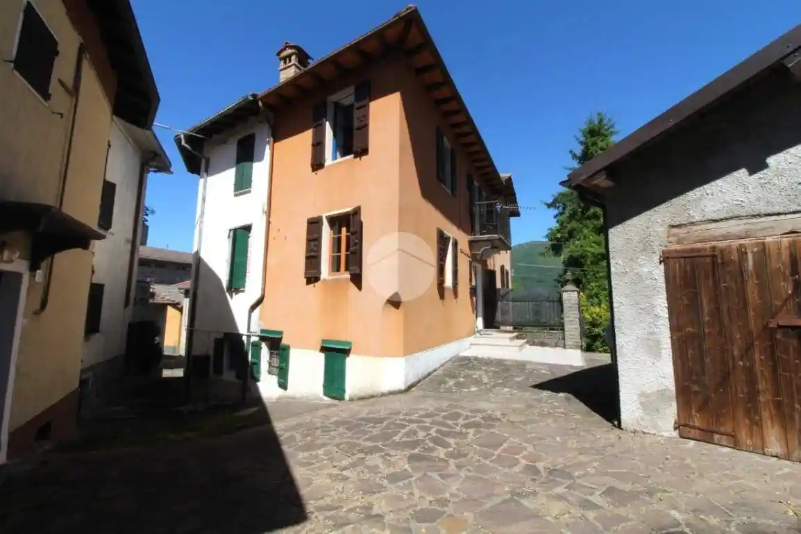 Casa indipendente in vendita a Corniglio