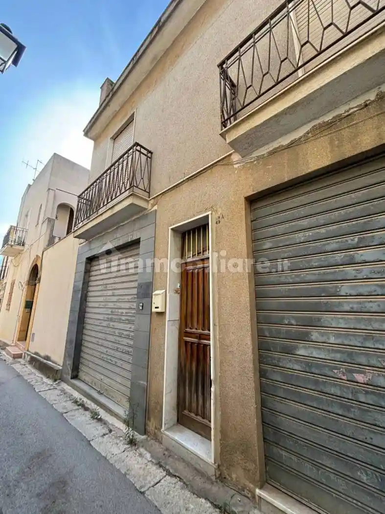 Palazzo - Edificio in vendita a Castelvetrano