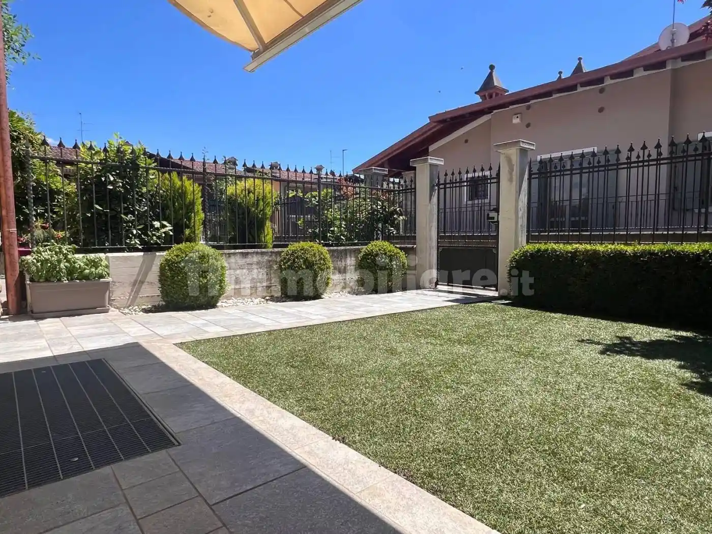 Villa in vendita a Travagliato