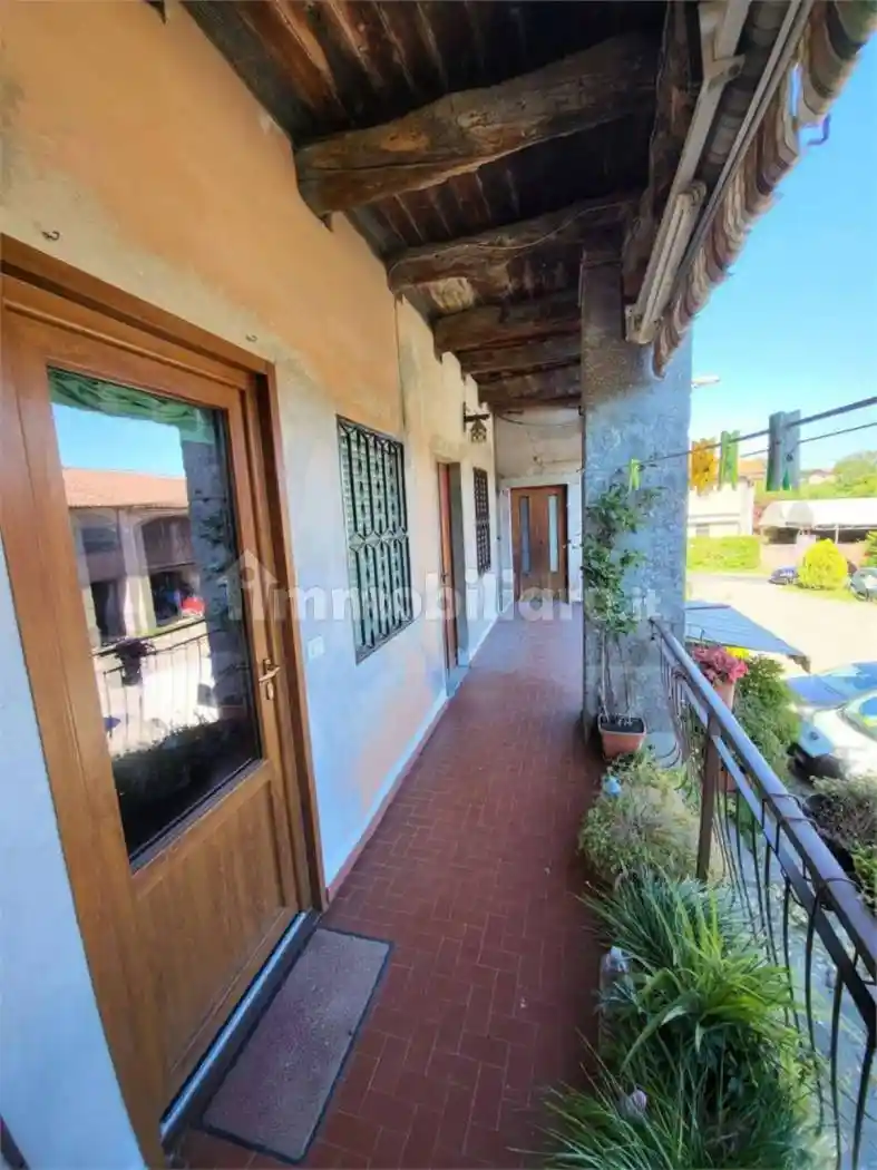 Villa in vendita a Montorfano