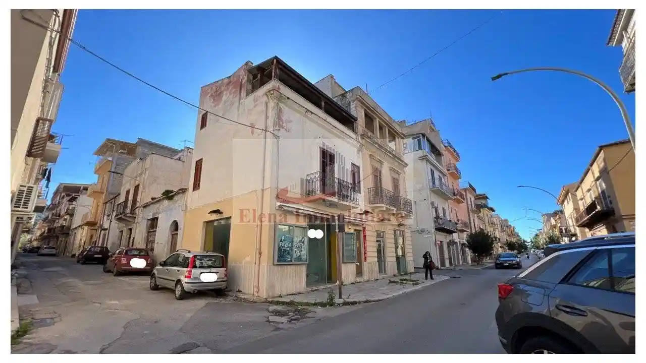 Palazzo - Edificio in vendita a Partinico