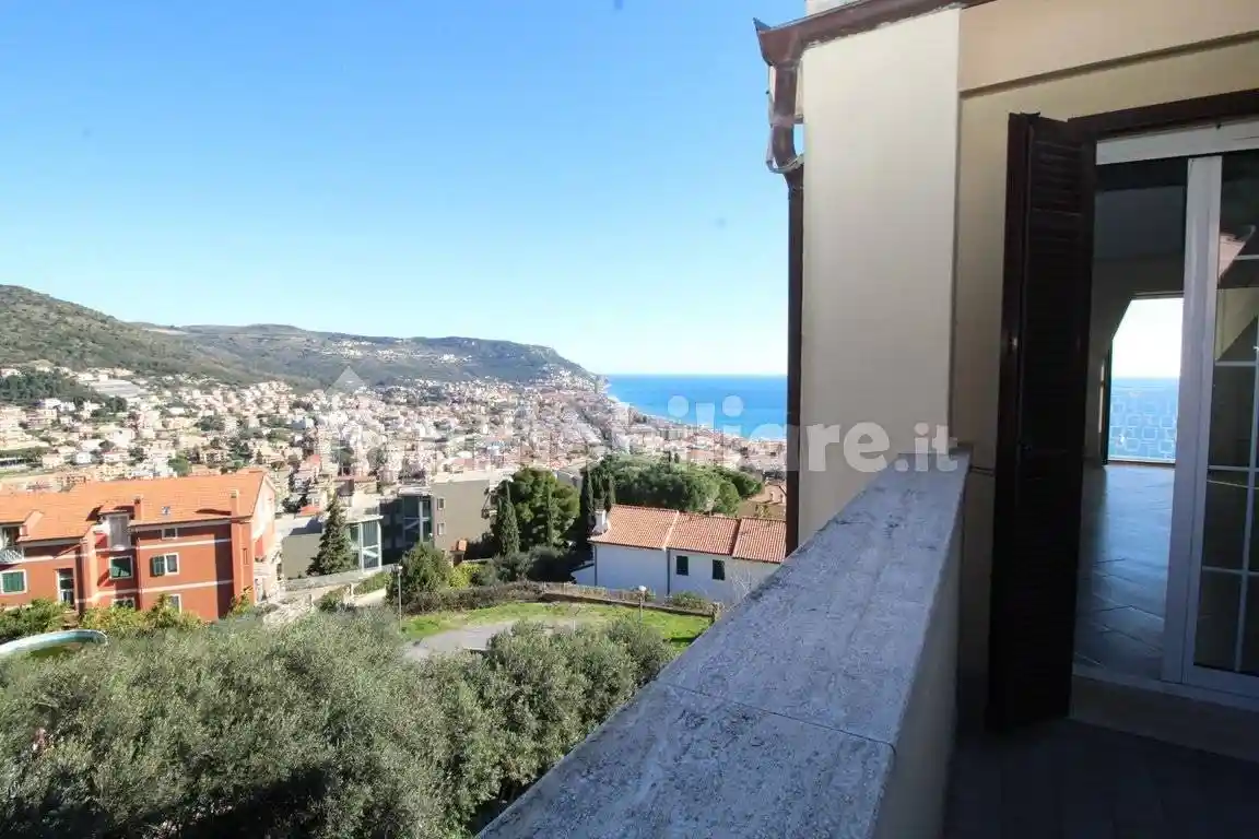 Appartamento in vendita a Pietra Ligure