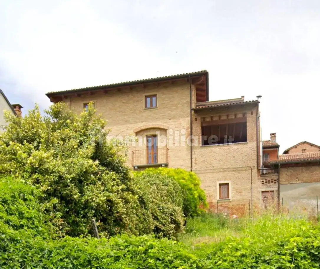 Rustico - Casale in vendita a Asti