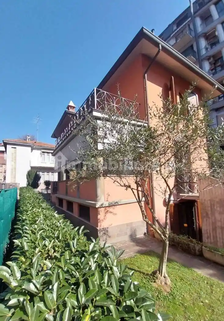 Villa in vendita a Bergamo