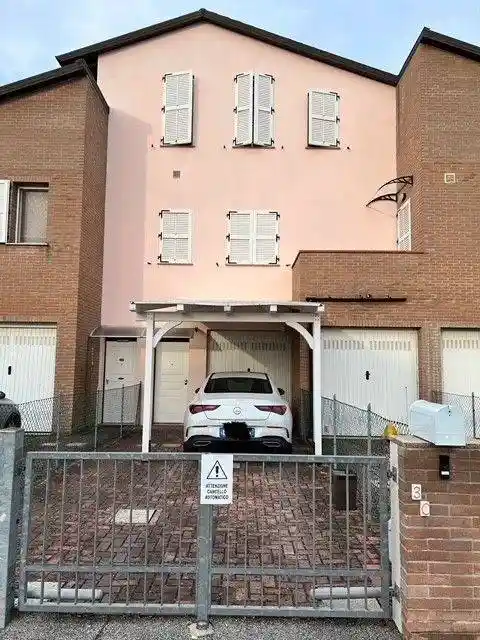 Villa in vendita a Terre del Reno